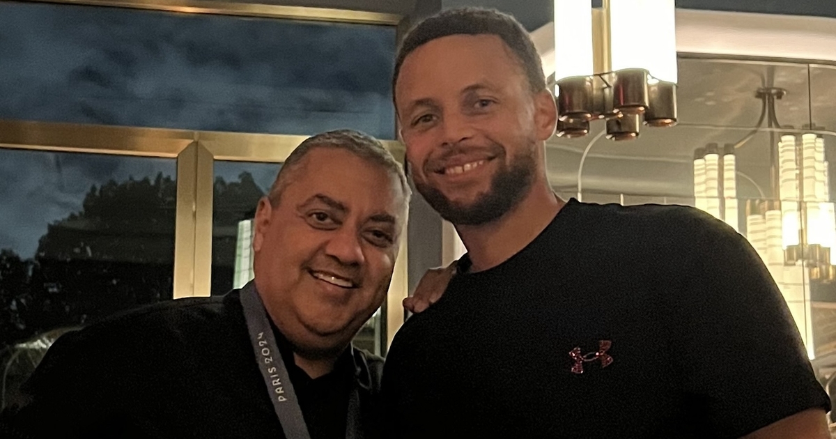 Chef Michael Mina and NBA star Stephen Curry plan steakhouses