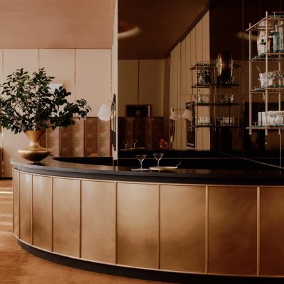 Business travel grows, but big firms cut back