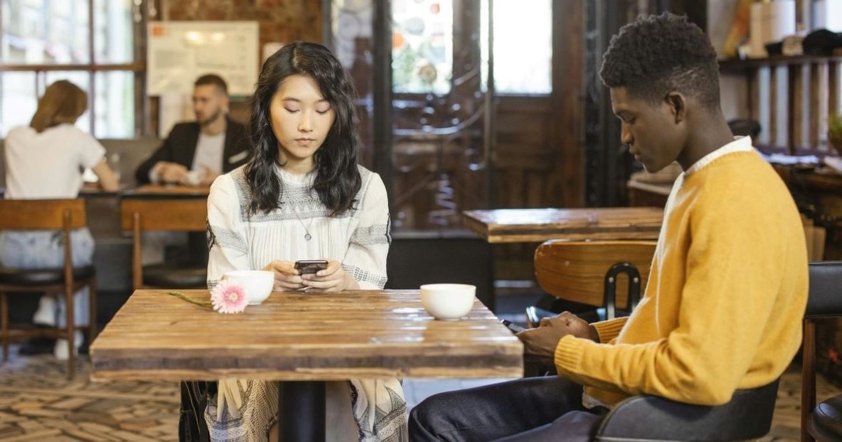 Younger consumers pull back their restaurant spending