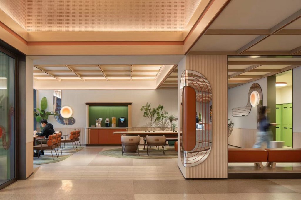 Hotel Loyalty Race: Top 14 Programs, Ranked by Members Per Room